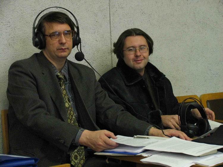 Во время синхронного перевода, декабрь 2004
